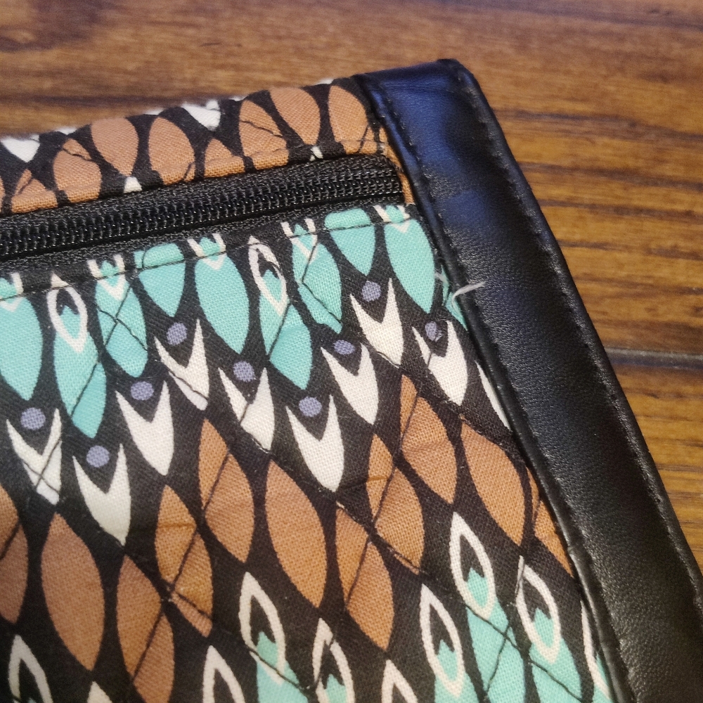 Vera Bradley Sierra Stream Magnetic Wallet Clutch Trifold - Picture 7 of 16
